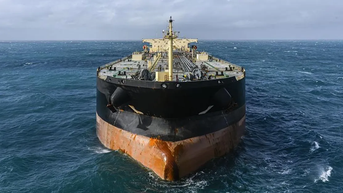 Гръцки танкер е ударен в Черно море край Новоросийск