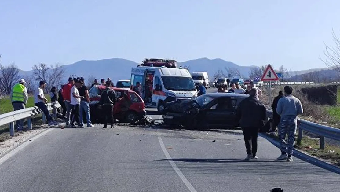 Има жертва при тежката катастрофа край Пазарджик, трима са в болница