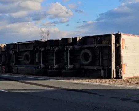 Затвориха пътя Русе-Велико Търново заради изтегляне на тир