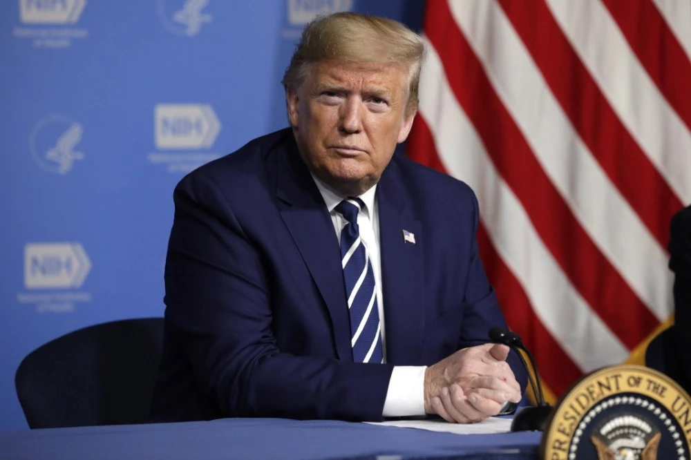 САЩ са унищожили всички военни цели на иранския остров Харг