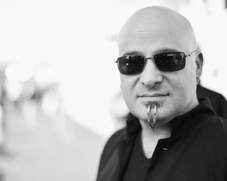 Дейвид Дрейман от Disturbed на 53: От религиозните училища до върха на метъла