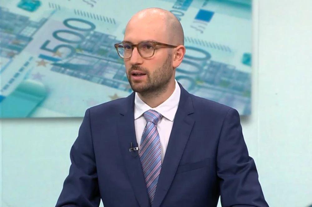 Министърът на финансите: Цените на горивата вероятно ще се увеличат между 20% и 25%