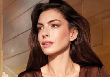 Ан Хатауей с блестяща кожа на Оскарите, феновете питат какво е направила на лицето си