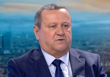 Министър Адемов: Започваме раздаване на пакети с храни за подкрепа на 531 000 бедни