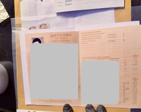 Антимафиотите разкриха печатница за филшиви документи в Ямбол