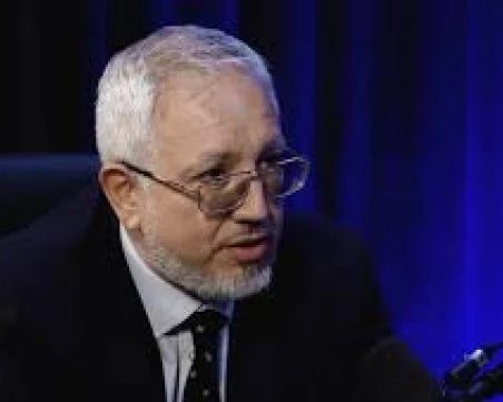 Доц. Крушков с прогноза: Европа ще преразгледа ембаргото върху руския нефт и газ