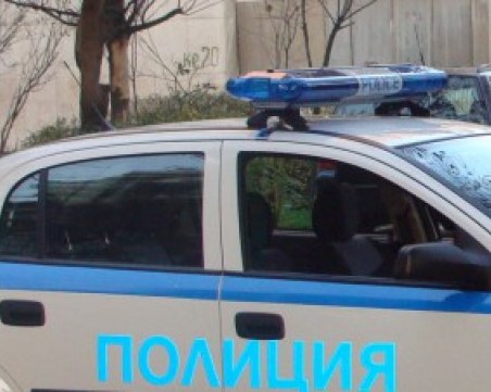Криминално проявени младежи ограбиха възрастен мъж в Пловдив
