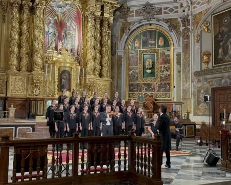 Народният  хор на АМТИИ и Васко Василев с общ музикален проект в Япония