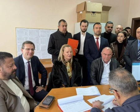 Олимпийската шампионка Стефка Костадинова поведе листата на 