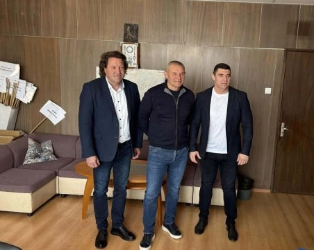 Руси Чернев поема отдел „Спорт и младежки дейности
