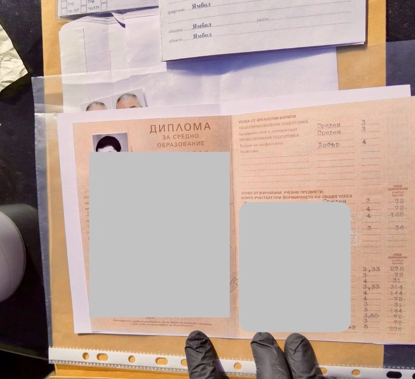 Антимафиотите разкриха печатница за филшиви документи в Ямбол