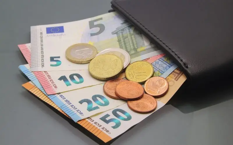 В социалната комисия обсъждат регламентирането на великденските и коледните добавки