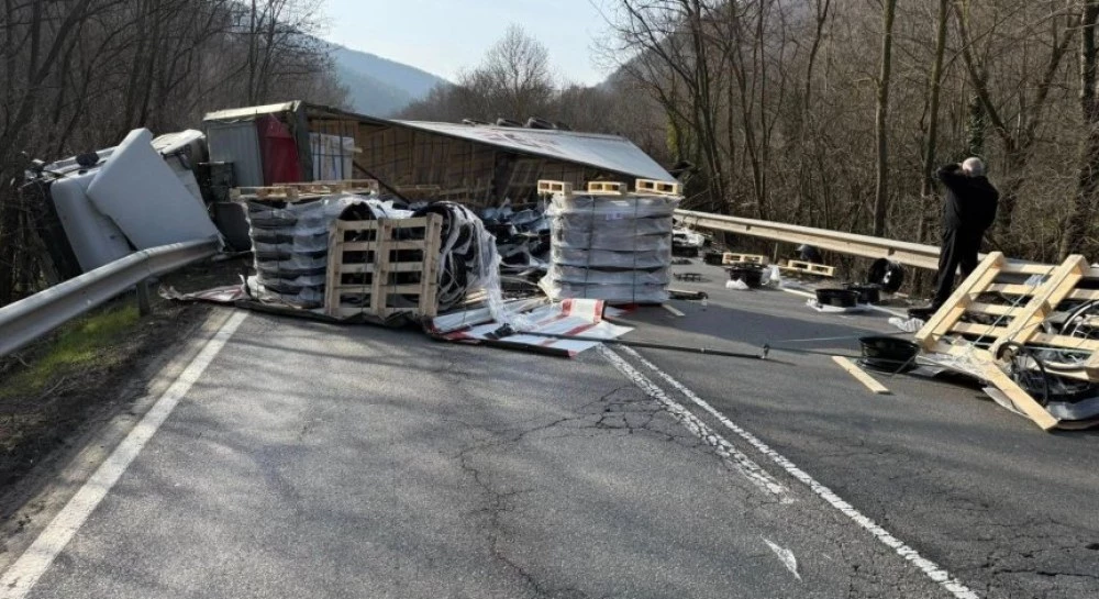 Катастрофа с тир затвори Прохода на Републиката