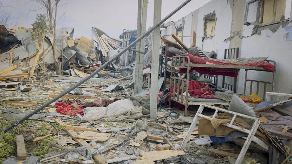 Поне 400 загинали и 250 ранени при удар на Пакистан срещу болница в Кабул