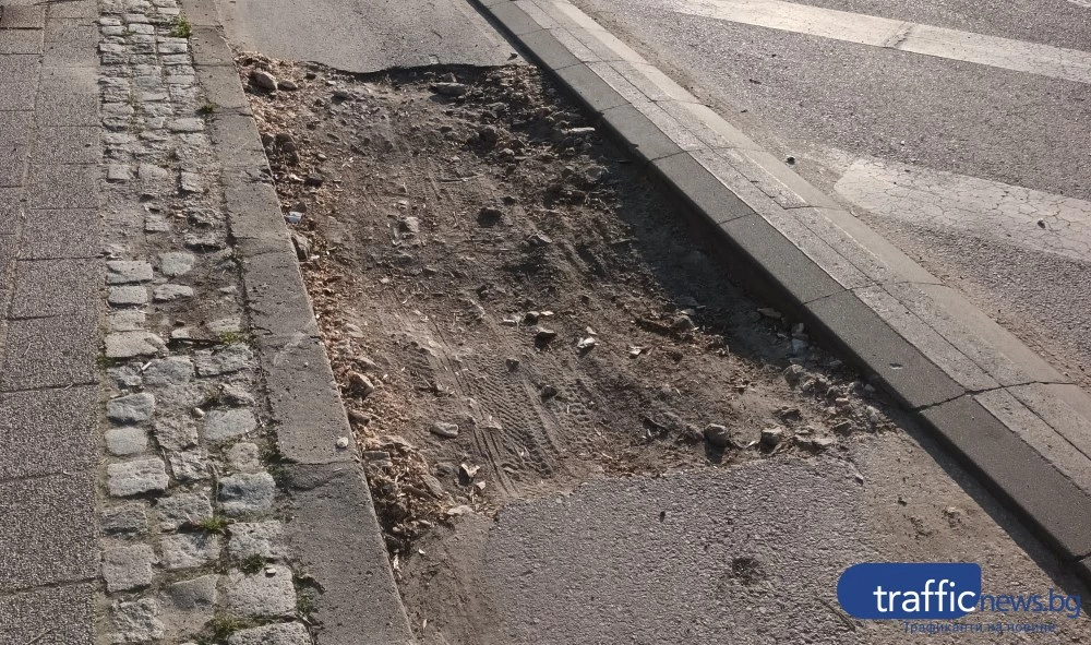 Разкопан участък от велоалея праща колоездачите в трафика