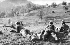 На този ден: Първа българска армия триумфира при Драва, започва войната в Ирак