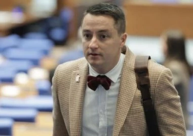 ДБ намекна за ветото на ПП Явор Божанков, рискували да не се разгистиран в някои области ите за изборите