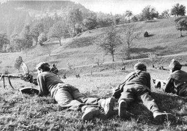 На този ден: Първа българска армия триумфира при Драва, започва войната в Ирак