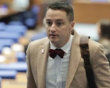 ДБ намекна за ветото на ПП Явор Божанков, рискували да не се разгистиран в някои области ите за изборите