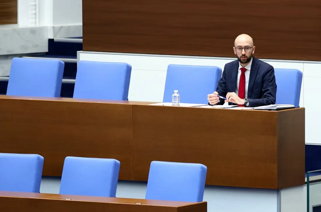 Депутатите приеха окончателно удължителния закон за бюджета