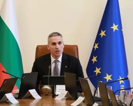 Премиерът Гюров: Масовото участие на гражданите ще бъде най-голямата победа на изборите