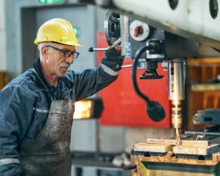 Работещите пенсионери получават по-високи пенсии – от кога и с колко