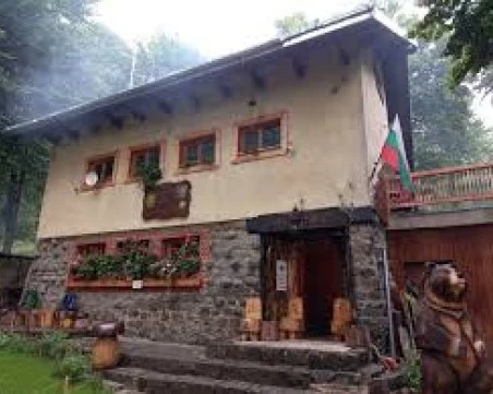 Скандал в хижа „Камен дел” завърши с изстрели