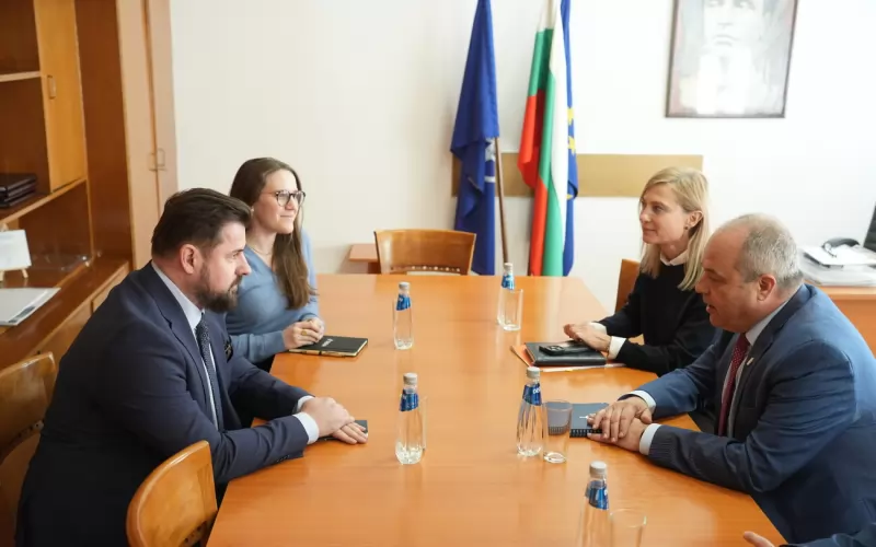 Заради опасения за изборите: МВР се срещна с шефове на TikTok