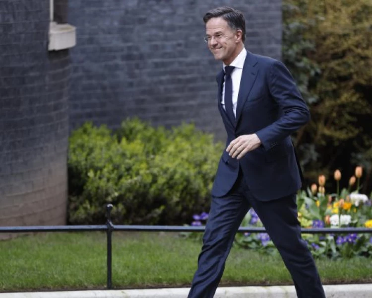 НАТО обсъжда най-добрият начин за отваряне на Ормузкия проток, заяви Марк Рюте