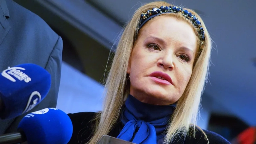 Търговският регистър отхвърли оставката на Стефка Костадинова от БОК