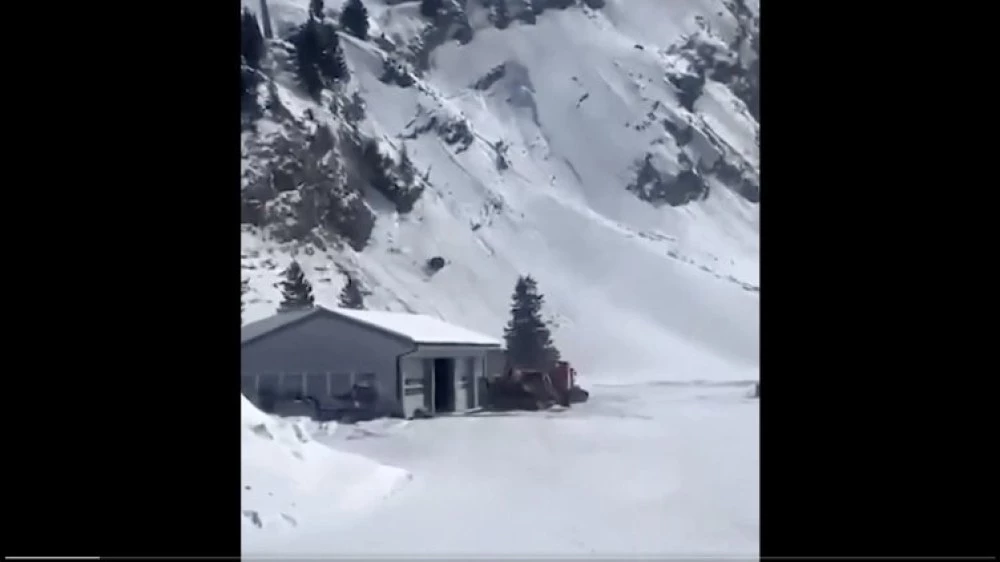 Кабинков лифт се откъсна и падна в Швейцария, има загинал