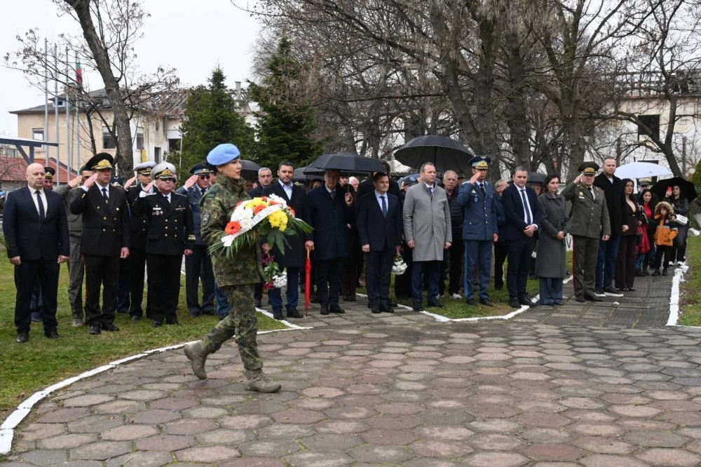 Отбелязаха 83 години от сформиране на Парашутната дружина и създаване на Специалните сили