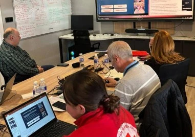 БЧК обучи мобилни здравни екипи за реакция при епидемии