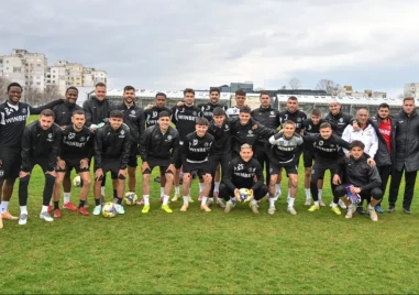 Мъжкият отбор на Локо с първа тренировка на базата в Тракия