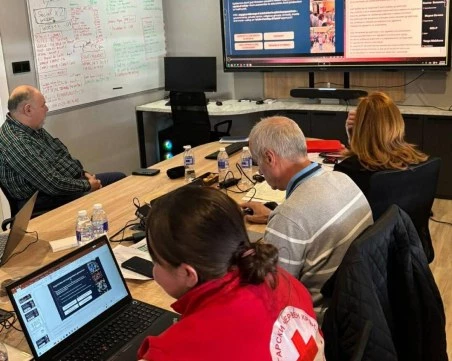 БЧК обучи мобилни здравни екипи за реакция при епидемии