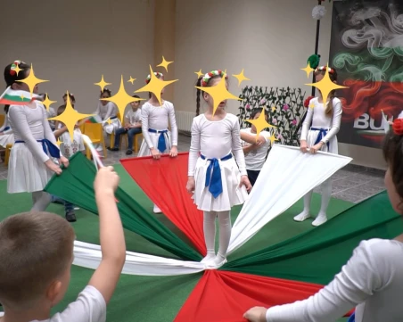 Тони Стойчева бе домакин на тържеството на децата от ДГ „Росица