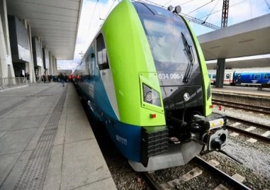 БДЖ представи първи крайградски влак Шкода”