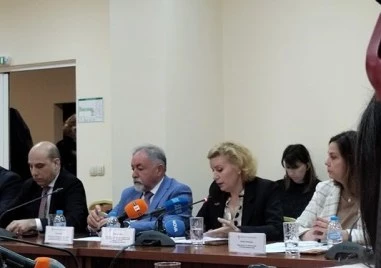 КЕВР проверява 6548 сигнала за високи сметки за ток