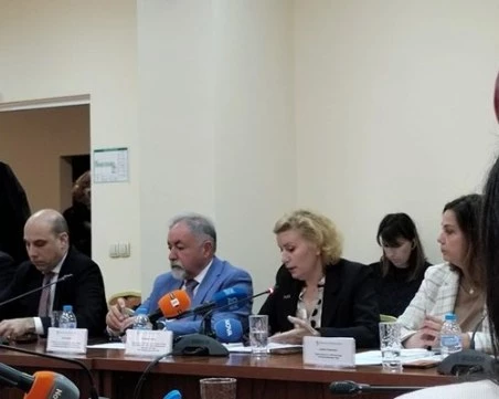 КЕВР проверява 6548 сигнала за високи сметки за ток