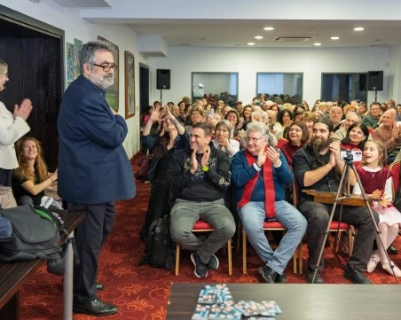 При препълнена зала и огромен интерес премина премиерата на „Китенариум