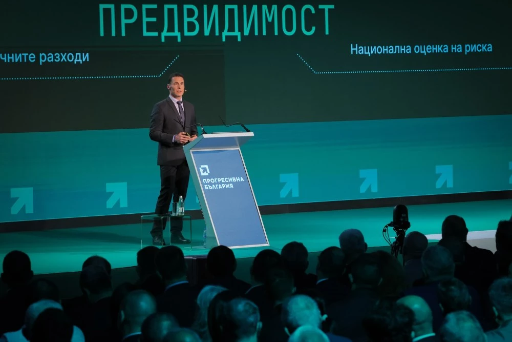 Проф. Райчев: SIGMA AI на Румен Радев е мазна, нагла кражба