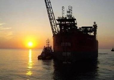 САЩ разреши покупката на ирански петрол