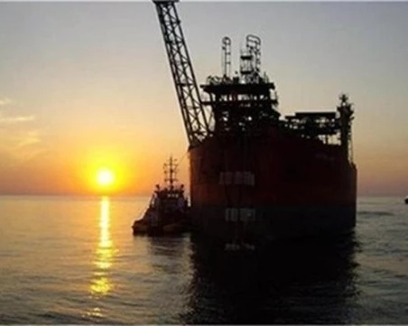 САЩ разреши покупката на ирански петрол