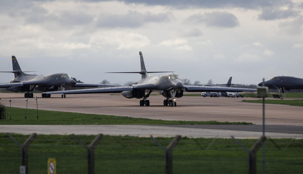 Лондон позволи на САЩ да използват британски бази за удари по Иран