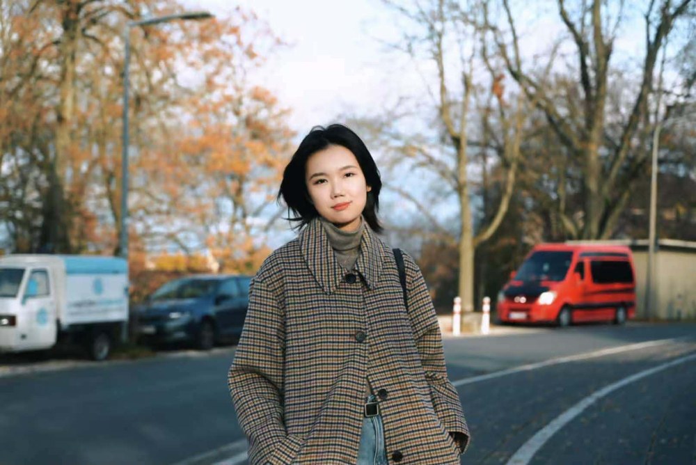 От Ухан до Пловдив! Бела, която учи тийнейджърите от ФЕГ до говорят китайски