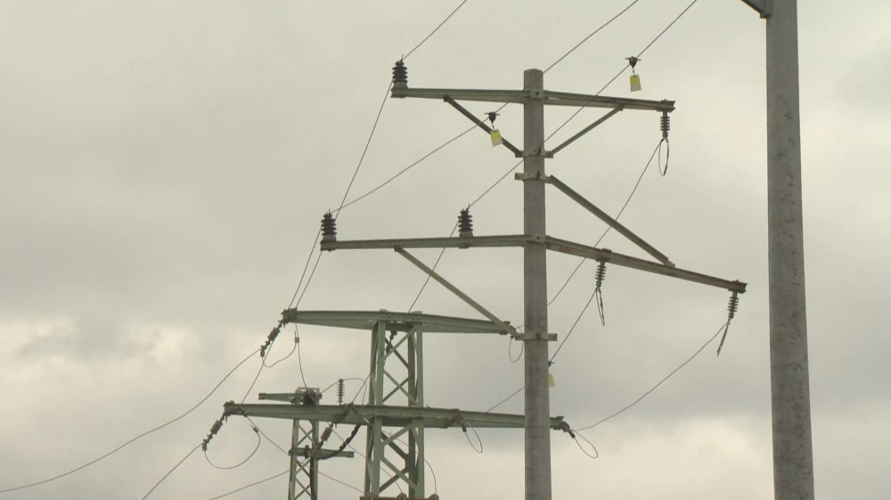 20 000 волта за едно селфи: Опасна мода праща деца в реанимацията