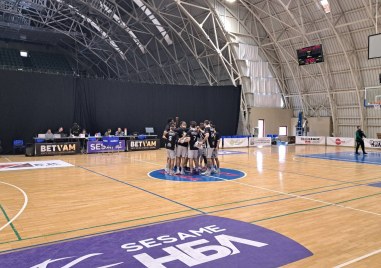 Баскетболният Локомотив се спарви с Берое