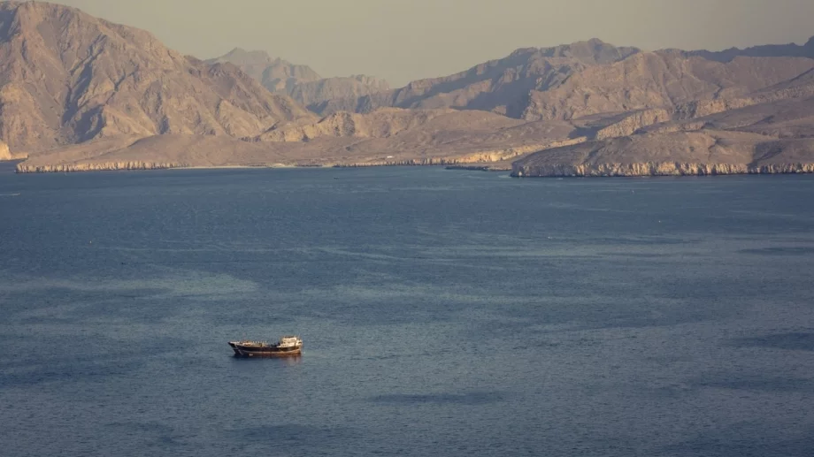 Нейнски: България се присъединява към декларация за свободно корабоплаване в Ормузкия проток