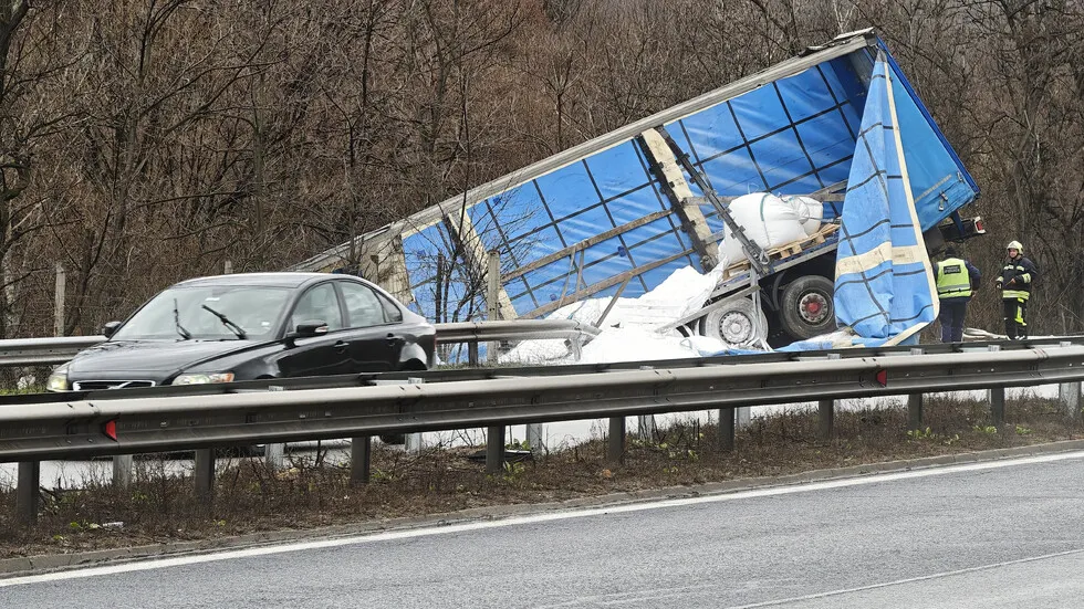 Тир се обърна на АМ Тракия