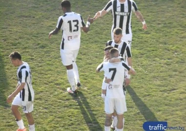 Вижте съставите на Локомотив и Ботев Враца